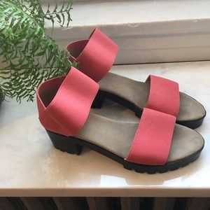 Charleston coral sandals
